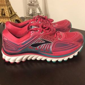 Brooks running/walking shoes